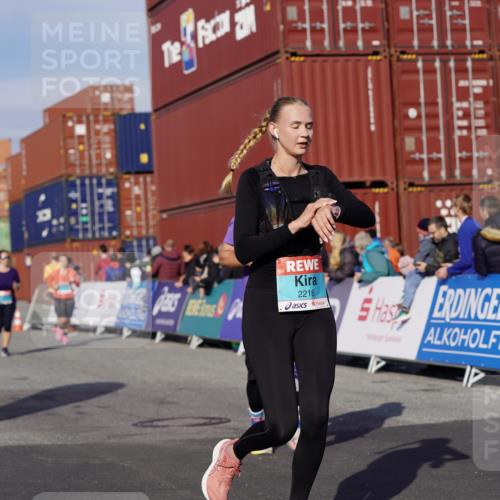 03.10.2025 - Köhlbrandbrückenlauf Michael Burmester http://msf.ph/oto/9025538 03.10.2025 10:28:34 Ziel 1394, 1577, 1748, 1765, 1863, 1896, 1897, 2090, 2216, 2339, 3483 meine-sportfotos.de