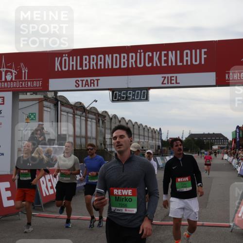 03.10.2025 - Köhlbrandbrückenlauf Julia Fischer http://msf.ph/oto/9025550 03.10.2025 15:59:00 Ziel 7081, 7086, 7101, 7109, 7117, 7120, 7182, 7238, 7244, 7256, 7356, 7737, 9086, 9186, 9187, 9195, 9196, 9197, 9370, 9398, 9512, 9750 meine-sportfotos.de