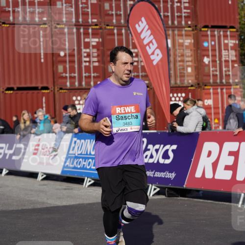 03.10.2025 - Köhlbrandbrückenlauf Michael Burmester http://msf.ph/oto/9025553 03.10.2025 10:28:35 Ziel 1394, 1577, 1748, 1765, 1863, 1896, 1897, 2090, 2216, 2339, 2493, 3483 meine-sportfotos.de
