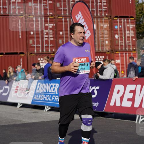 03.10.2025 - Köhlbrandbrückenlauf Michael Burmester http://msf.ph/oto/9025558 03.10.2025 10:28:35 Ziel 1394, 1577, 1748, 1765, 1863, 1896, 1897, 2090, 2216, 2339, 2493, 3483 meine-sportfotos.de