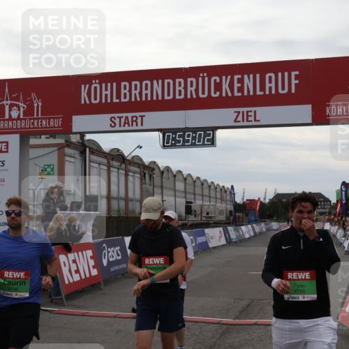 03.10.2025 - Köhlbrandbrückenlauf Julia Fischer http://msf.ph/oto/9025562 03.10.2025 15:59:02 Ziel 7086, 7101, 7109, 7117, 7120, 7238, 7244, 7256, 7356, 9086, 9186, 9195, 9196, 9197, 9370, 9398, 9512, 9750 meine-sportfotos.de