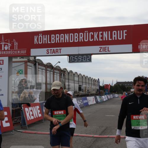 03.10.2025 - Köhlbrandbrückenlauf Julia Fischer http://msf.ph/oto/9025566 03.10.2025 15:59:02 Ziel 7086, 7101, 7109, 7117, 7120, 7238, 7244, 7256, 7356, 9086, 9186, 9195, 9196, 9197, 9370, 9398, 9512, 9750 meine-sportfotos.de