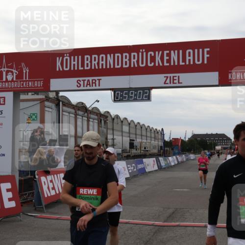 03.10.2025 - Köhlbrandbrückenlauf Julia Fischer http://msf.ph/oto/9025568 03.10.2025 15:59:02 Ziel 7086, 7101, 7109, 7117, 7120, 7238, 7244, 7256, 7356, 9086, 9186, 9195, 9196, 9197, 9370, 9398, 9512, 9750 meine-sportfotos.de