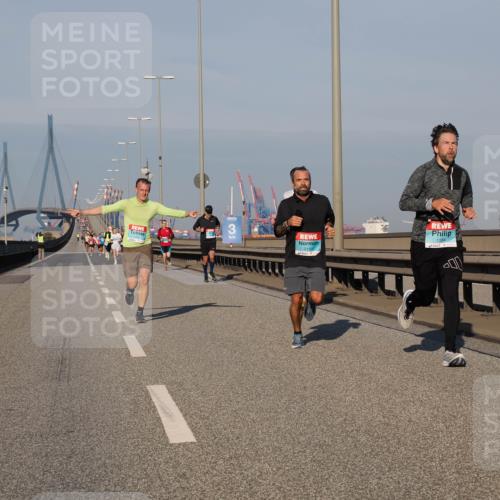 03.10.2025 - Köhlbrandbrückenlauf Fabian Wolf http://msf.ph/oto/9025574 03.10.2025 09:41:50 Position 3 1184 meine-sportfotos.de