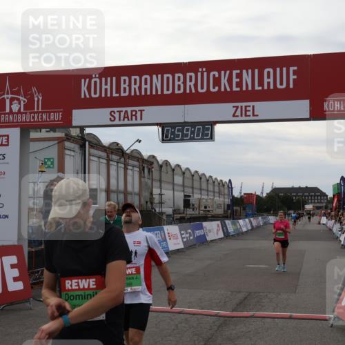 03.10.2025 - Köhlbrandbrückenlauf Julia Fischer http://msf.ph/oto/9025576 03.10.2025 15:59:03 Ziel 7086, 7101, 7109, 7120, 7238, 7244, 7256, 7356, 9186, 9195, 9196, 9197, 9370, 9398, 9512, 9750 meine-sportfotos.de