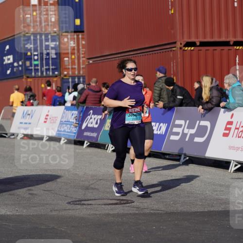 03.10.2025 - Köhlbrandbrückenlauf Michael Burmester http://msf.ph/oto/9025579 03.10.2025 10:28:38 Ziel 1394, 1454, 1577, 1748, 1863, 2090, 2339, 2493, 3612 meine-sportfotos.de