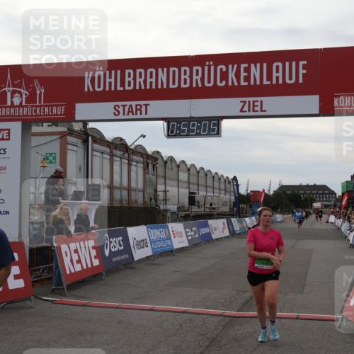 03.10.2025 - Köhlbrandbrückenlauf Julia Fischer http://msf.ph/oto/9025592 03.10.2025 15:59:05 Ziel 7086, 7109, 7120, 7238, 7256, 7356, 9186, 9195, 9196, 9197, 9370, 9398, 9750 meine-sportfotos.de