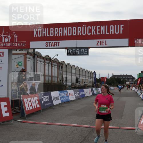 03.10.2025 - Köhlbrandbrückenlauf Julia Fischer http://msf.ph/oto/9025596 03.10.2025 15:59:06 Ziel 7086, 7109, 7120, 7238, 7256, 7356, 9186, 9195, 9196, 9197, 9370, 9398, 9750 meine-sportfotos.de