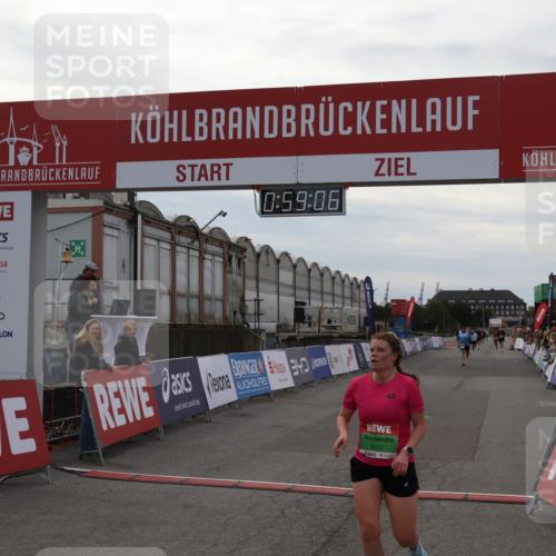 03.10.2025 - Köhlbrandbrückenlauf Julia Fischer http://msf.ph/oto/9025599 03.10.2025 15:59:06 Ziel 7086, 7109, 7120, 7238, 7256, 7356, 9186, 9195, 9196, 9197, 9370, 9398, 9750 meine-sportfotos.de