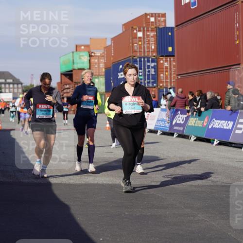 03.10.2025 - Köhlbrandbrückenlauf Michael Burmester http://msf.ph/oto/9025606 03.10.2025 10:28:43 Ziel 1348, 1394, 1454, 1577, 1748, 1863, 2090, 2339, 2493, 3292, 3293, 3612 meine-sportfotos.de