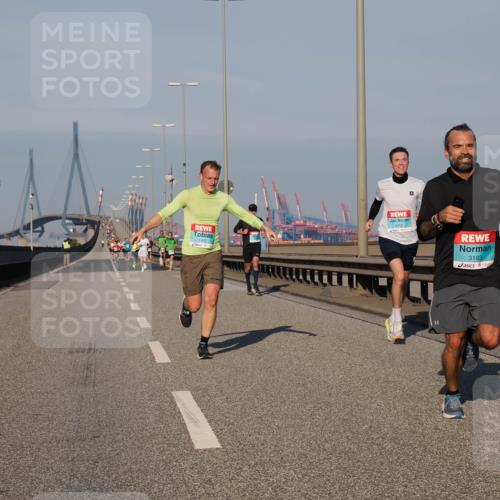03.10.2025 - Köhlbrandbrückenlauf Fabian Wolf http://msf.ph/oto/9025609 03.10.2025 09:41:52 Position 3 3193 meine-sportfotos.de