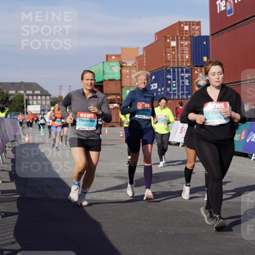 03.10.2025 - Köhlbrandbrückenlauf Michael Burmester http://msf.ph/oto/9025616 03.10.2025 10:28:43 Ziel 1348, 1394, 1454, 1577, 1748, 1863, 2090, 2339, 2493, 3292, 3293, 3612 meine-sportfotos.de