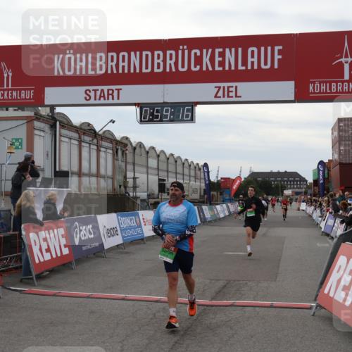 03.10.2025 - Köhlbrandbrückenlauf Julia Fischer http://msf.ph/oto/9025618 03.10.2025 15:59:16 Ziel 7262, 7496, 8780, 9118, 9521 meine-sportfotos.de