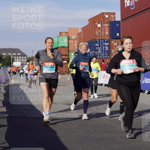 03.10.2025 - Köhlbrandbrückenlauf Michael Burmester http://msf.ph/oto/9025622 03.10.2025 10:28:43 Ziel 1348, 1394, 1454, 1577, 1748, 1863, 2090, 2339, 2493, 3292, 3293, 3612 meine-sportfotos.de