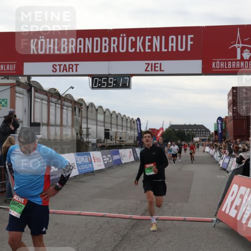 03.10.2025 - Köhlbrandbrückenlauf Julia Fischer http://msf.ph/oto/9025629 03.10.2025 15:59:17 Ziel 7262, 7496, 8780, 9118, 9126, 9521 meine-sportfotos.de
