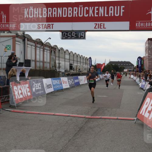 03.10.2025 - Köhlbrandbrückenlauf Julia Fischer http://msf.ph/oto/9025635 03.10.2025 15:59:19 Ziel 7262, 7496, 8780, 9118, 9126, 9238, 9521, 9577 meine-sportfotos.de