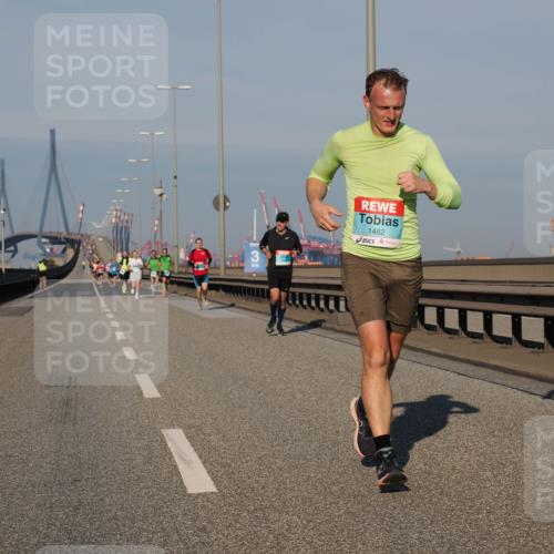 03.10.2025 - Köhlbrandbrückenlauf Fabian Wolf http://msf.ph/oto/9025637 03.10.2025 09:41:53 Position 3 1462, 3702 meine-sportfotos.de