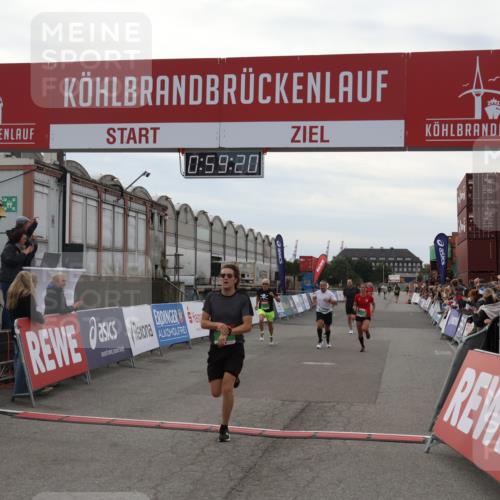 03.10.2025 - Köhlbrandbrückenlauf Julia Fischer http://msf.ph/oto/9025644 03.10.2025 15:59:20 Ziel 7262, 7496, 8780, 9118, 9126, 9238, 9521, 9577 meine-sportfotos.de