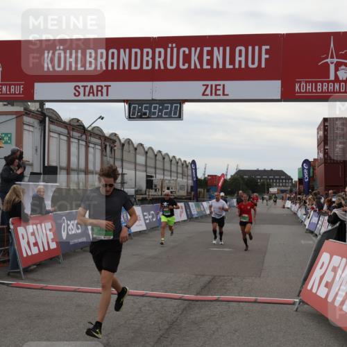 03.10.2025 - Köhlbrandbrückenlauf Julia Fischer http://msf.ph/oto/9025650 03.10.2025 15:59:20 Ziel 7262, 7496, 8780, 9118, 9126, 9238, 9521, 9577 meine-sportfotos.de