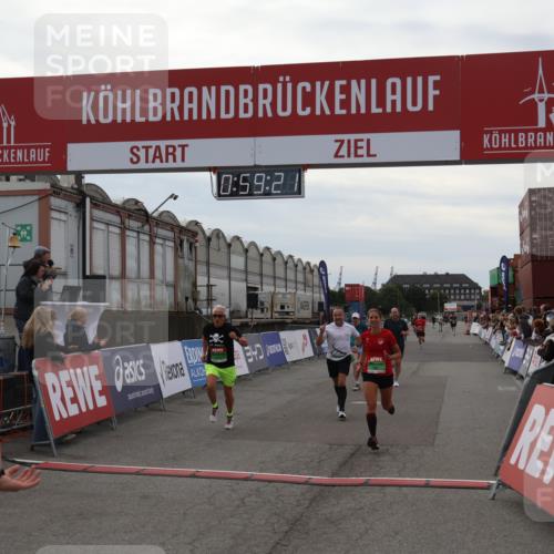 03.10.2025 - Köhlbrandbrückenlauf Julia Fischer http://msf.ph/oto/9025659 03.10.2025 15:59:21 Ziel 7262, 7496, 8780, 9118, 9126, 9238, 9521, 9577 meine-sportfotos.de