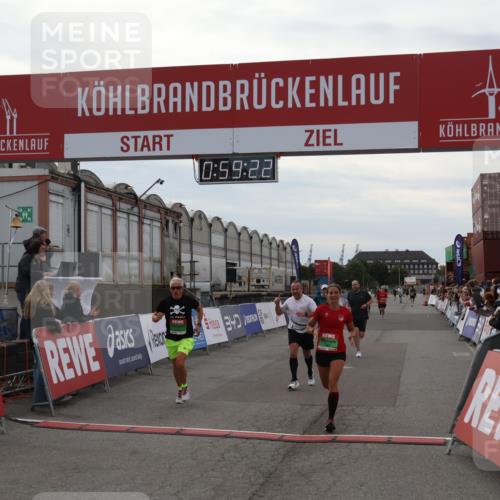 03.10.2025 - Köhlbrandbrückenlauf Julia Fischer http://msf.ph/oto/9025662 03.10.2025 15:59:22 Ziel 7262, 7496, 8780, 9118, 9126, 9238, 9521, 9577 meine-sportfotos.de