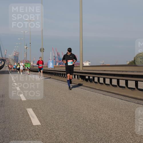 03.10.2025 - Köhlbrandbrückenlauf Fabian Wolf http://msf.ph/oto/9025663 03.10.2025 09:41:55 Position 3  meine-sportfotos.de