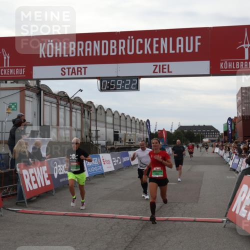 03.10.2025 - Köhlbrandbrückenlauf Julia Fischer http://msf.ph/oto/9025666 03.10.2025 15:59:22 Ziel 7262, 7496, 8780, 9118, 9126, 9238, 9521, 9577 meine-sportfotos.de
