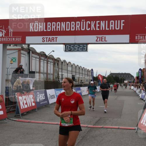 03.10.2025 - Köhlbrandbrückenlauf Julia Fischer http://msf.ph/oto/9025680 03.10.2025 15:59:23 Ziel 7262, 7496, 8780, 9118, 9126, 9238, 9521, 9577 meine-sportfotos.de