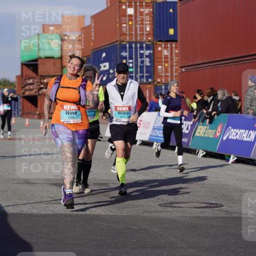 03.10.2025 - Köhlbrandbrückenlauf Michael Burmester http://msf.ph/oto/9025682 03.10.2025 10:28:49 Ziel 1348, 1454, 2263, 2264, 2492, 3292, 3293, 3612 meine-sportfotos.de