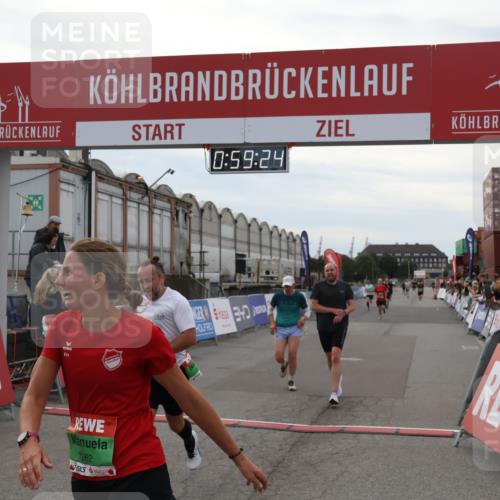 03.10.2025 - Köhlbrandbrückenlauf Julia Fischer http://msf.ph/oto/9025686 03.10.2025 15:59:24 Ziel 7262, 7496, 8780, 9118, 9126, 9238, 9521, 9577 meine-sportfotos.de