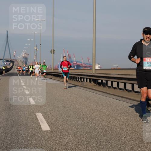 03.10.2025 - Köhlbrandbrückenlauf Fabian Wolf http://msf.ph/oto/9025694 03.10.2025 09:41:58 Position 3 3288 meine-sportfotos.de
