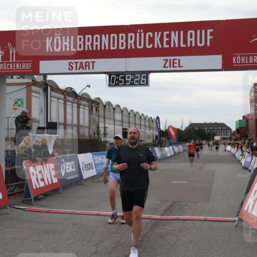 03.10.2025 - Köhlbrandbrückenlauf Julia Fischer http://msf.ph/oto/9025702 03.10.2025 15:59:26 Ziel 7089, 7262, 7496, 8780, 9126, 9238, 9521, 9577 meine-sportfotos.de