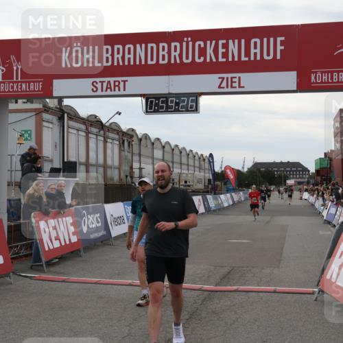 03.10.2025 - Köhlbrandbrückenlauf Julia Fischer http://msf.ph/oto/9025704 03.10.2025 15:59:26 Ziel 7089, 7262, 7496, 8780, 9126, 9238, 9521, 9577 meine-sportfotos.de