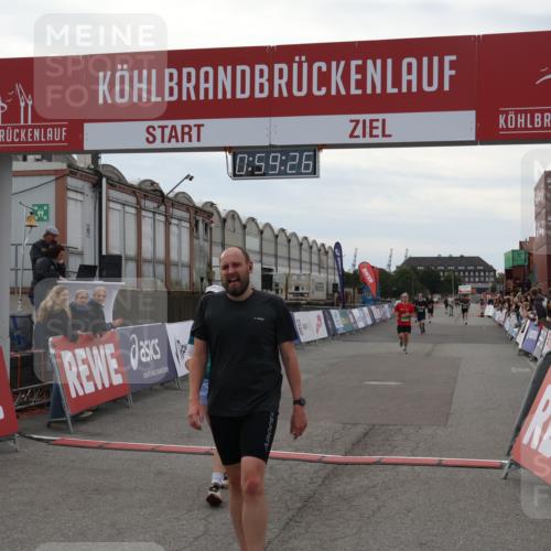 03.10.2025 - Köhlbrandbrückenlauf Julia Fischer http://msf.ph/oto/9025708 03.10.2025 15:59:26 Ziel 7089, 7262, 7496, 8780, 9126, 9238, 9521, 9577 meine-sportfotos.de
