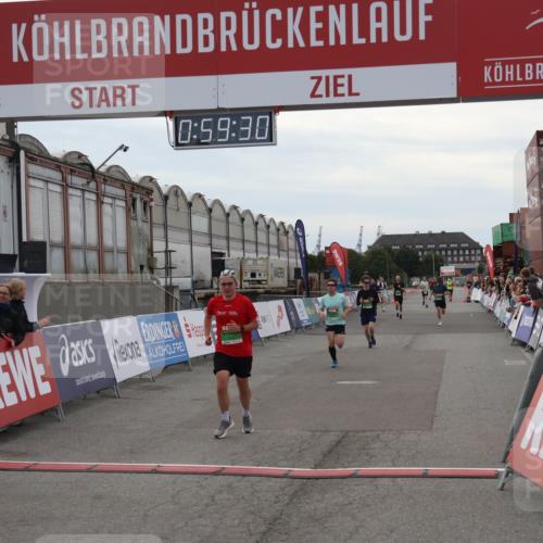 03.10.2025 - Köhlbrandbrückenlauf Julia Fischer http://msf.ph/oto/9025721 03.10.2025 15:59:31 Ziel 7059, 7083, 7089, 7262, 8780, 9126, 9238, 9577 meine-sportfotos.de
