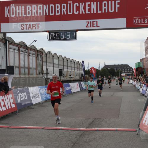 03.10.2025 - Köhlbrandbrückenlauf Julia Fischer http://msf.ph/oto/9025725 03.10.2025 15:59:31 Ziel 7059, 7083, 7089, 7262, 8780, 9126, 9238, 9577 meine-sportfotos.de