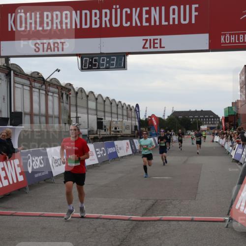 03.10.2025 - Köhlbrandbrückenlauf Julia Fischer http://msf.ph/oto/9025727 03.10.2025 15:59:31 Ziel 7059, 7083, 7089, 7262, 8780, 9126, 9238, 9577 meine-sportfotos.de