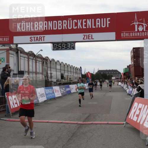 03.10.2025 - Köhlbrandbrückenlauf Julia Fischer http://msf.ph/oto/9025733 03.10.2025 15:59:32 Ziel 7059, 7083, 7089, 7187, 7262, 8780, 9126, 9238, 9577 meine-sportfotos.de