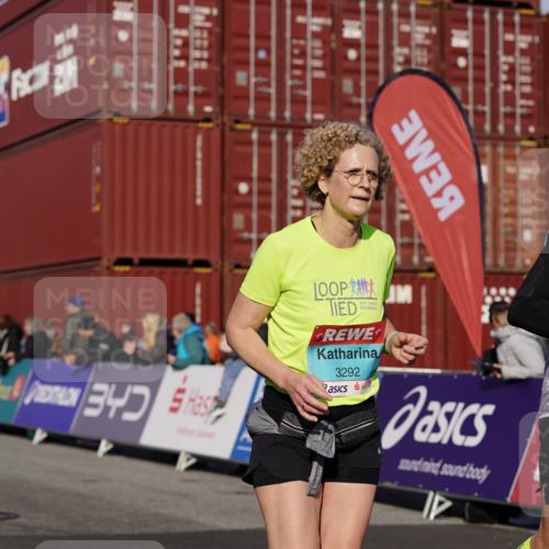 03.10.2025 - Köhlbrandbrückenlauf Michael Burmester http://msf.ph/oto/9025734 03.10.2025 10:28:53 Ziel 1348, 2177, 2263, 2264, 2375, 2492, 2922, 3292, 3293 meine-sportfotos.de