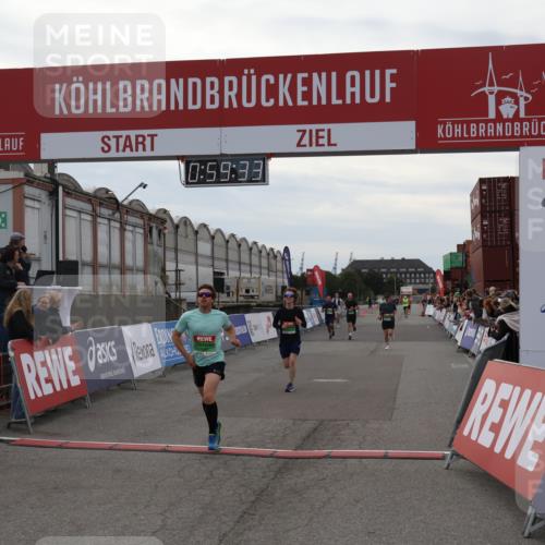 03.10.2025 - Köhlbrandbrückenlauf Julia Fischer http://msf.ph/oto/9025749 03.10.2025 15:59:34 Ziel 7025, 7048, 7059, 7083, 7089, 7187, 9238, 9577 meine-sportfotos.de