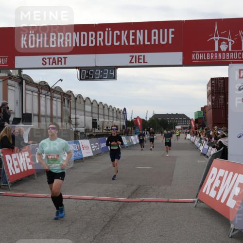 03.10.2025 - Köhlbrandbrückenlauf Julia Fischer http://msf.ph/oto/9025758 03.10.2025 15:59:34 Ziel 7025, 7048, 7059, 7083, 7089, 7187, 9238, 9577 meine-sportfotos.de