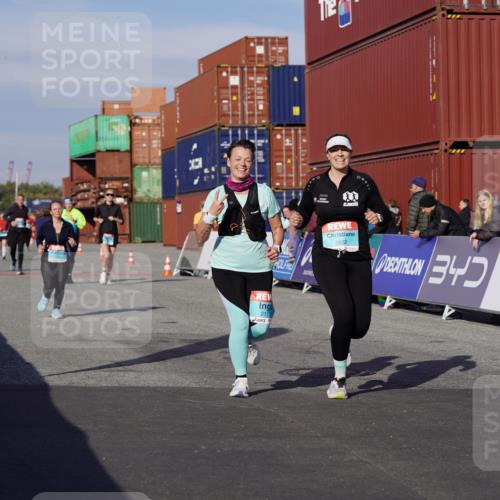 03.10.2025 - Köhlbrandbrückenlauf Michael Burmester http://msf.ph/oto/9025772 03.10.2025 10:28:57 Ziel 2035, 2177, 2263, 2264, 2375, 2492, 2845, 2922 meine-sportfotos.de
