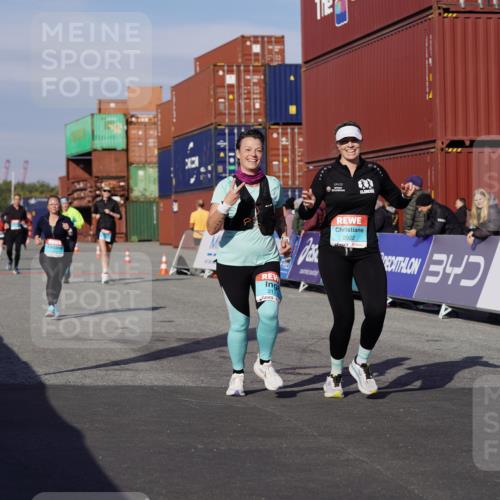 03.10.2025 - Köhlbrandbrückenlauf Michael Burmester http://msf.ph/oto/9025777 03.10.2025 10:28:58 Ziel 2035, 2177, 2263, 2264, 2375, 2492, 2845, 2922 meine-sportfotos.de