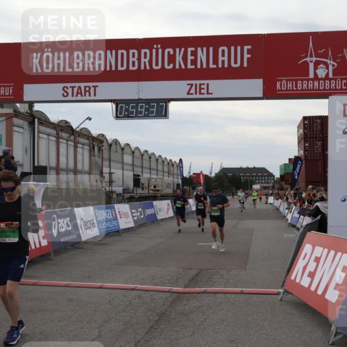 03.10.2025 - Köhlbrandbrückenlauf Julia Fischer http://msf.ph/oto/9025787 03.10.2025 15:59:37 Ziel 7025, 7048, 7059, 7083, 7089, 7187, 7193 meine-sportfotos.de