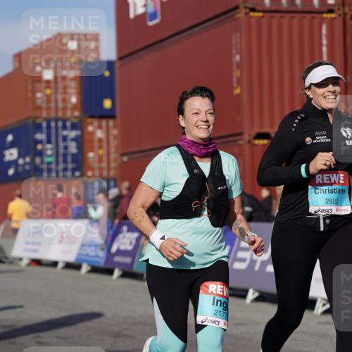 03.10.2025 - Köhlbrandbrückenlauf Michael Burmester http://msf.ph/oto/9025791 03.10.2025 10:28:58 Ziel 2035, 2177, 2263, 2264, 2375, 2492, 2845, 2922 meine-sportfotos.de