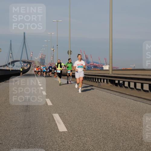 03.10.2025 - Köhlbrandbrückenlauf Fabian Wolf http://msf.ph/oto/9025808 03.10.2025 09:42:03 Position 3  meine-sportfotos.de