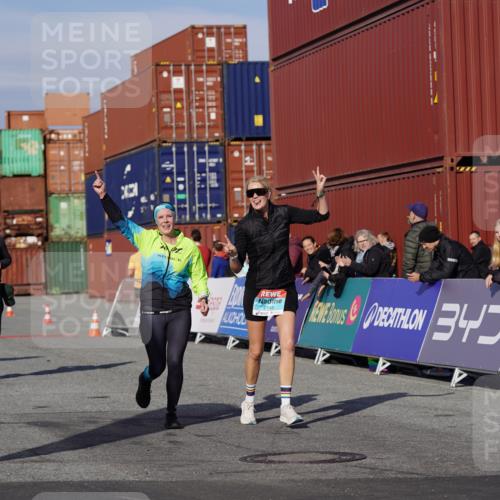 03.10.2025 - Köhlbrandbrückenlauf Michael Burmester http://msf.ph/oto/9025823 03.10.2025 10:29:03 Ziel 1942, 2035, 2163, 2177, 2375, 2845, 2922 meine-sportfotos.de