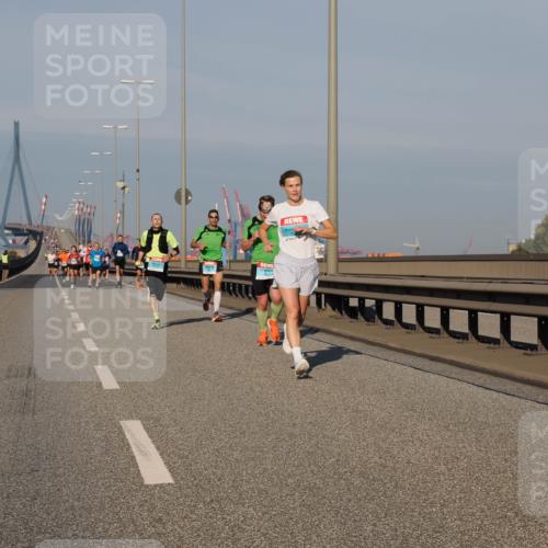 03.10.2025 - Köhlbrandbrückenlauf Fabian Wolf http://msf.ph/oto/9025838 03.10.2025 09:42:05 Position 3 11 meine-sportfotos.de