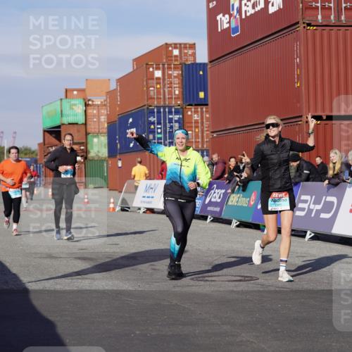 03.10.2025 - Köhlbrandbrückenlauf Michael Burmester http://msf.ph/oto/9025844 03.10.2025 10:29:04 Ziel 1942, 2035, 2163, 2375, 2845 meine-sportfotos.de