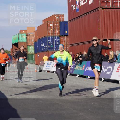 03.10.2025 - Köhlbrandbrückenlauf Michael Burmester http://msf.ph/oto/9025856 03.10.2025 10:29:04 Ziel 1942, 2035, 2163, 2375, 2845 meine-sportfotos.de